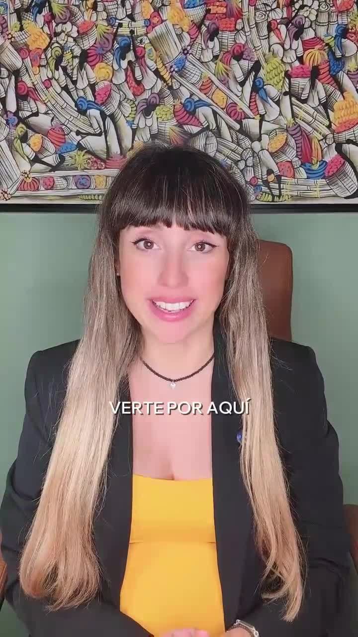 María explica cómo reservar una asesoría